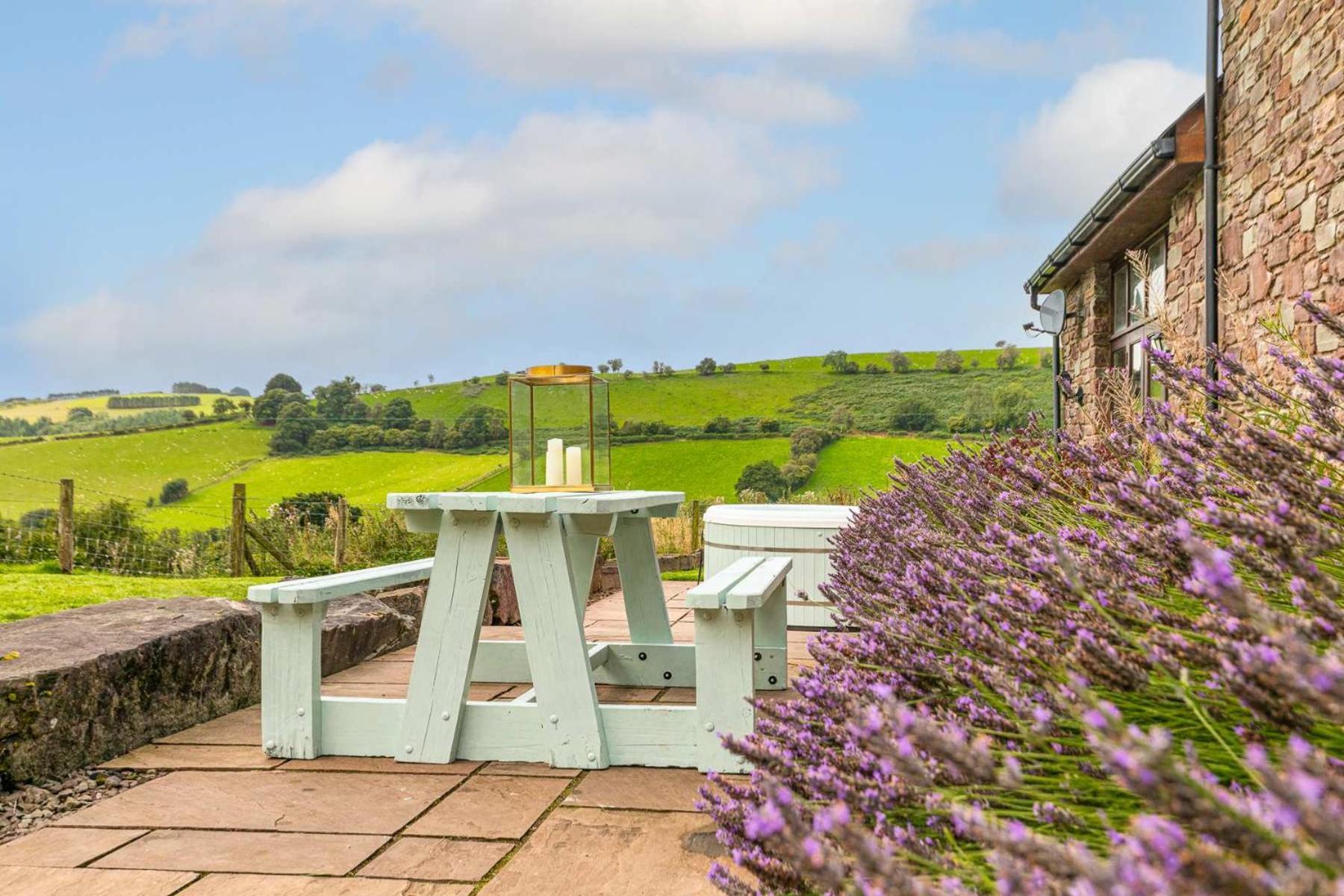 Hilltop View With Hot Tub Brecon Exterior photo