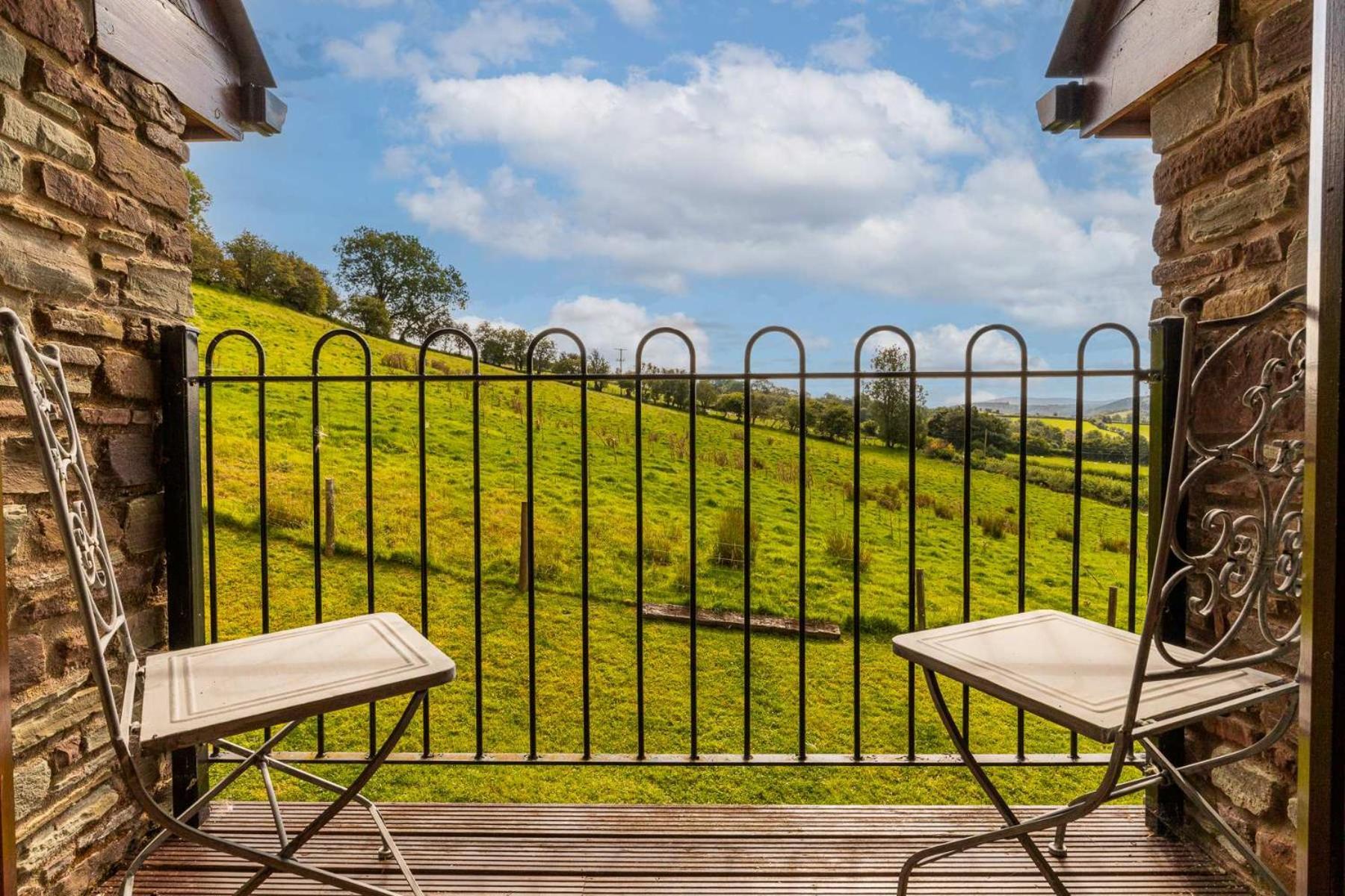 Hilltop View With Hot Tub Brecon Exterior photo