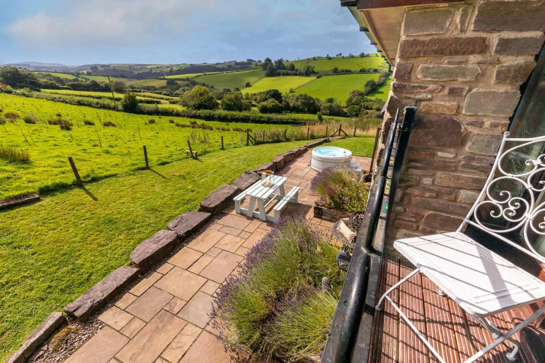 Hilltop View With Hot Tub Brecon Exterior photo